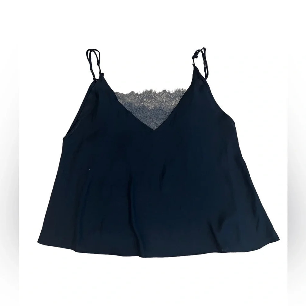 Free people
Lace cami
Black/gray
Size not found Pit to pit 19”
Adjustable straps